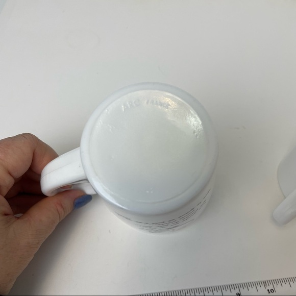 ARC France Luminarc Hickety Pickerty Hen Pair of Mugs Milk Glass - Picture 16 of 16